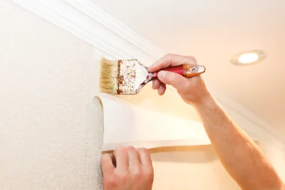 Pose de papier peint à Ennezat — revêtements muraux et toiles de verre